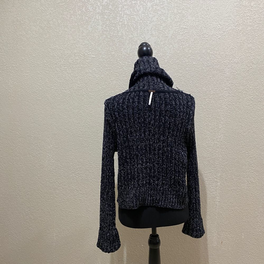 Free People Cowl Neck Sweater Size Small - Picture 6 of 6